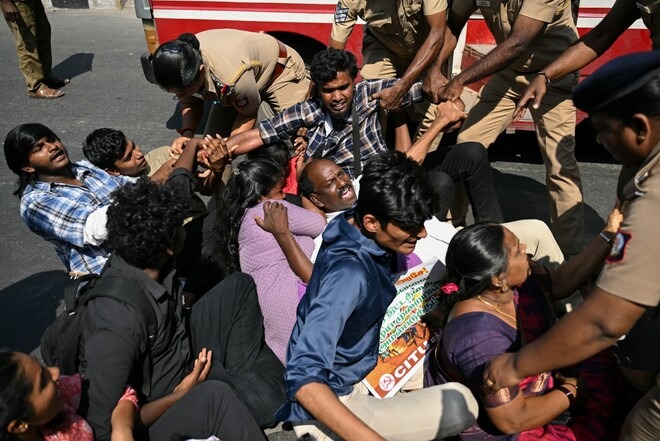  ’کچھ بھی نہیں چلے گا‘، انڈیا میں ’بھارت بند‘ ہڑتال شروع ہو گئی